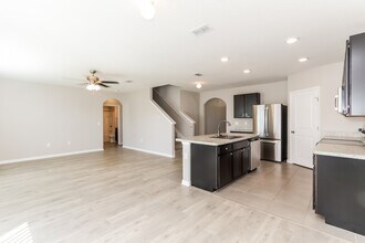 3221 S Northview Rd in Plant City, FL - Foto de edificio - Building Photo