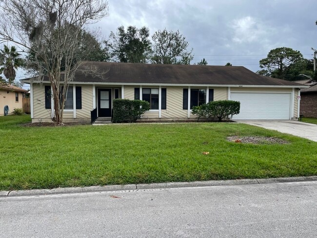 property at 4294 Tanglewilde Dr S