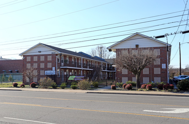 Belmont Village Apartments in Nashville, TN - Building Photo - Building Photo