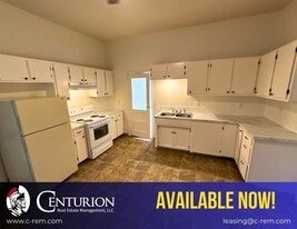 1353 Commercial St SE in Salem, OR - Building Photo