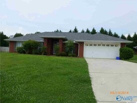 128 Clover Ridge Dr in Madison, AL - Building Photo