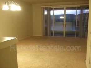 7002 Roundleaf Dr in Jacksonville, FL - Building Photo - Building Photo