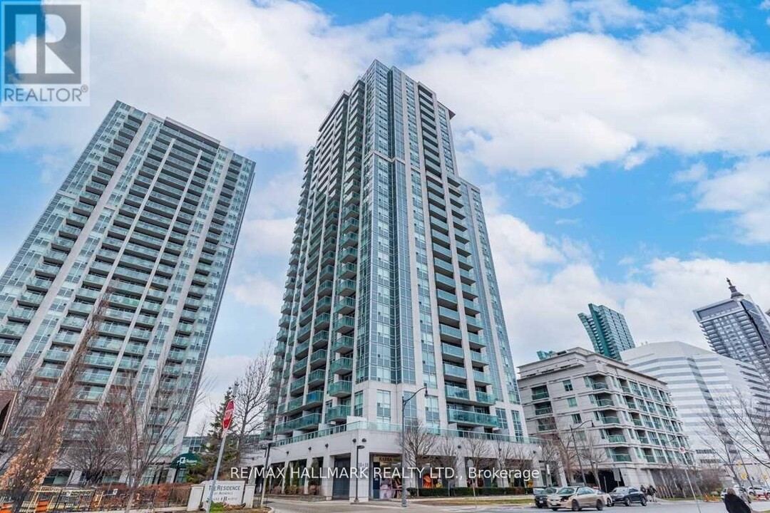 16-1116 Harrison Garden Blvd in Toronto, ON - Building Photo