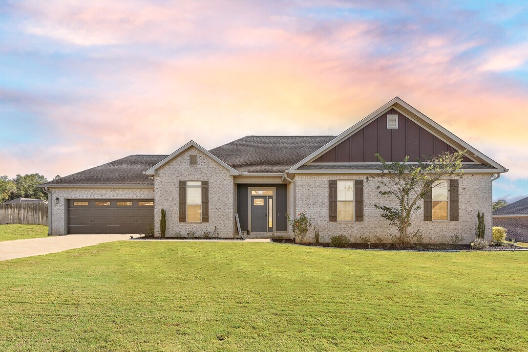 103 Allisha Ct in Enterprise, AL - Building Photo