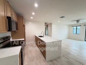 517 S Mountain View Dr in Palm Springs, CA - Building Photo - Building Photo