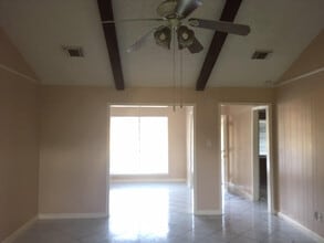 150 WHITE CEDAR ST. in Houston, TX - Building Photo - Building Photo