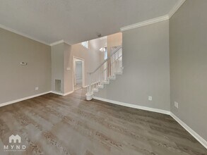 104 Lake Point Ct in League City, TX - Building Photo - Building Photo