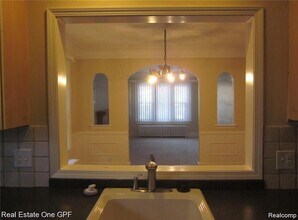 1005 Beaconsfield Ave in Grosse Pointe Park, MI - Building Photo - Building Photo