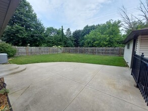 3226 Wheelock Dr in Racine, WI - Foto de edificio - Building Photo
