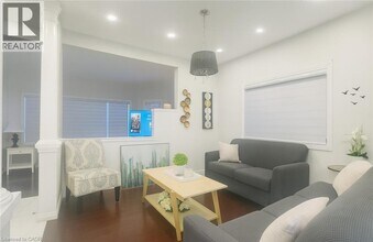 235 Pineland Ct in Waterloo, ON - Building Photo - Building Photo