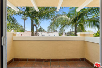 1118 Cardiff Ave in Los Angeles, CA - Building Photo - Building Photo