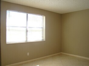 11573 NW 45th St in Coral Springs, FL - Building Photo - Building Photo