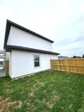 3704 N Robin Ave, Unit 2 in Pharr, TX - Building Photo - Building Photo