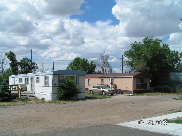 122 E Jefferson Rd in Cheyenne, WY - Building Photo