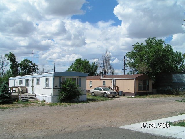 122 E Jefferson Rd in Cheyenne, WY - Foto de edificio