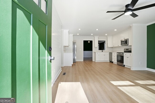 127 Perry St in Loganville, GA - Building Photo - Building Photo