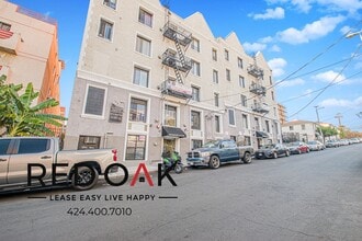 425–427 S. Grand View St, Unit 5503 in Los Angeles, CA - Building Photo - Building Photo