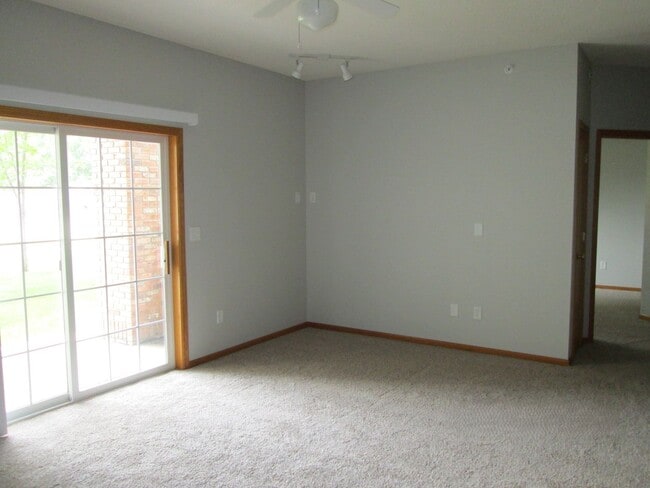 2707 Triple Crown Ln in Iowa City, IA - Building Photo - Building Photo