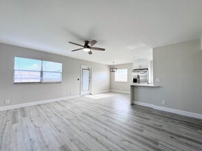 284 Flanders F in Delray Beach, FL - Building Photo - Building Photo