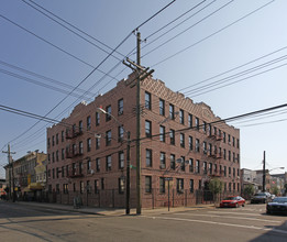 127 Mckinley Ave in Brooklyn, NY - Building Photo - Building Photo