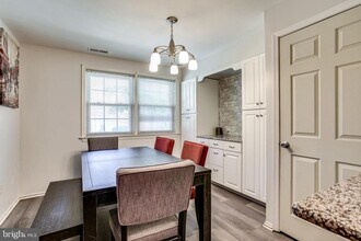546 Azalea Dr in Rockville, MD - Building Photo - Building Photo