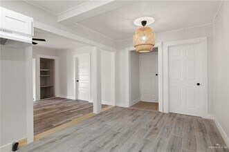 18 Chicago Ave in McAllen, TX - Building Photo - Building Photo