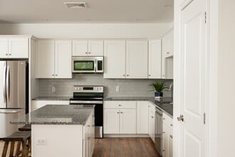 390 Chief Justice Cushing Hwy in Cohasset, MA - Building Photo - Building Photo