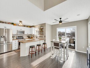 19599 Prairieview Dr in Rogers, MN - Building Photo - Building Photo