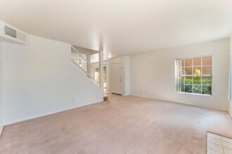 8416 Sewards Bluff Ave in Las Vegas, NV - Building Photo - Building Photo