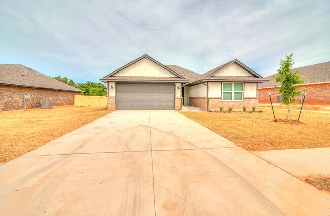 4621 Lincoln St in Harrah, OK - Building Photo - Building Photo