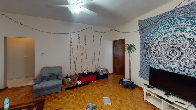 240 School St in Somerville, MA - Building Photo - Building Photo