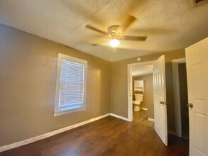 1304 Joliet St in Plainview, TX - Building Photo - Building Photo