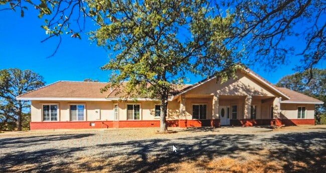 property at Sunshine. Sunshine Dr
