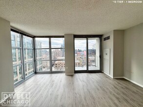 161 N Jefferson St, Unit 1 in Chicago, IL - Building Photo - Building Photo