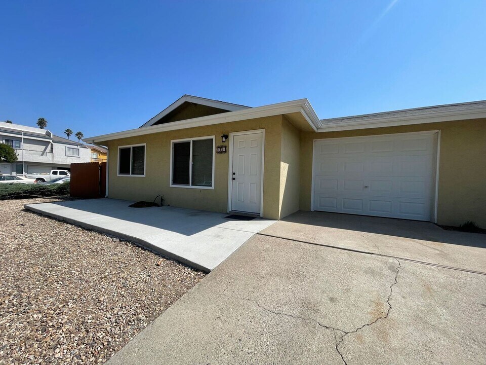 670-690 Front St in Grover Beach, CA - Building Photo