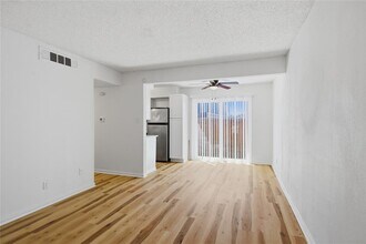 2705 Windswept Cove in Austin, TX - Foto de edificio - Building Photo