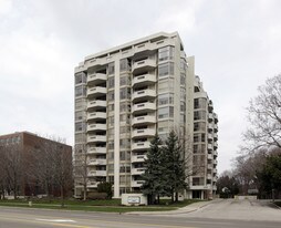 Harbourlights in Burlington, ON - Building Photo