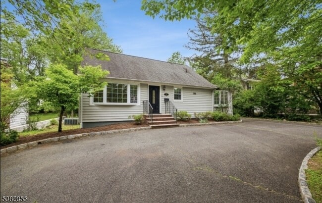 property at 147 W Northfield Rd