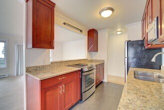 11525 Greenwood Ave N in Seattle, WA - Building Photo - Building Photo