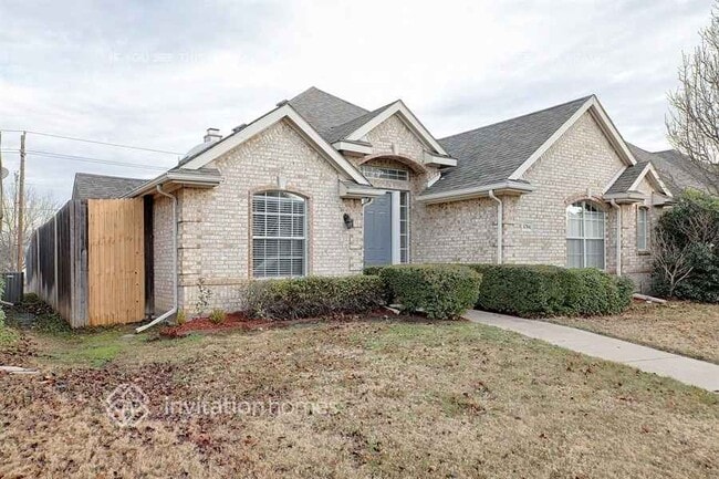 5704 Bedford Ln in The Colony, TX - Foto de edificio - Building Photo