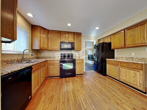 823 Wingate Dr in Cincinnati, OH - Foto de edificio - Building Photo