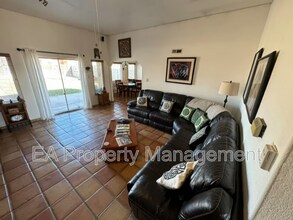 2241 Bartolo Ave SW in Albuquerque, NM - Building Photo - Building Photo