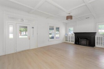 201 E Pecan St in Edgewood, TX - Building Photo - Building Photo