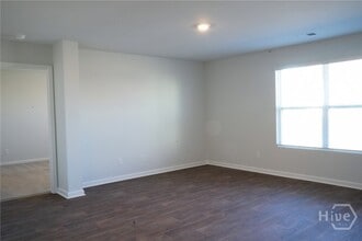 397 Coconut Dr in Bloomingdale, GA - Building Photo - Building Photo