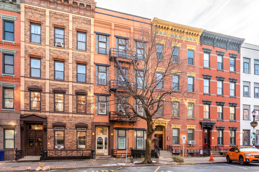 1033 Washington St in Hoboken, NJ - Building Photo