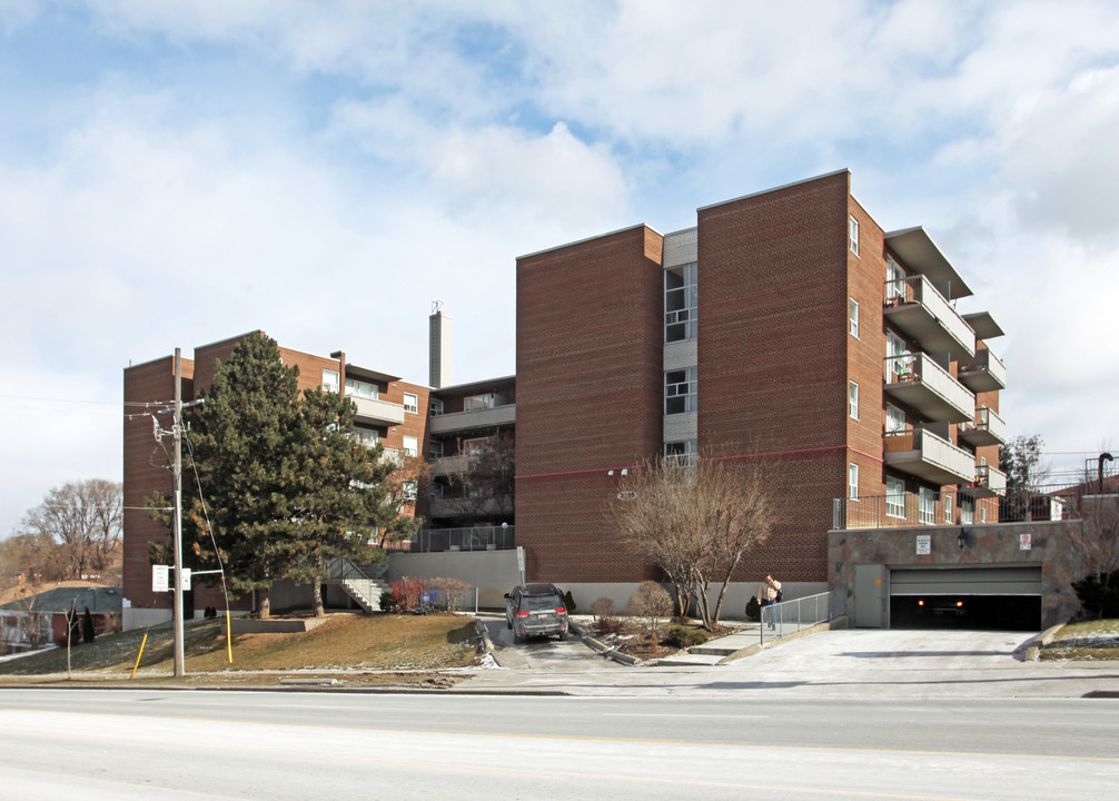 The Courtyards on Weston Apartments in Toronto, ON - Building Photo