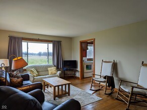 12985 E Enon Rd in Hope, IN - Building Photo - Building Photo