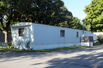 Black Creek Village in Harlan, IN - Building Photo - Building Photo