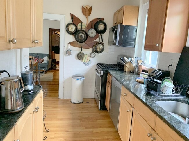 14 Chandler St, Unit 2, Unit 2