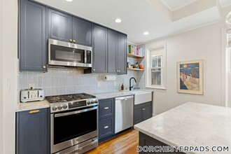 32 Roseclair St-Unit -2 in Boston, MA - Building Photo - Building Photo
